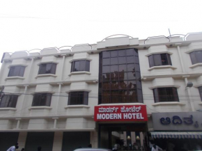 Отель Modern Hotel  Сампанги Рама Нагар